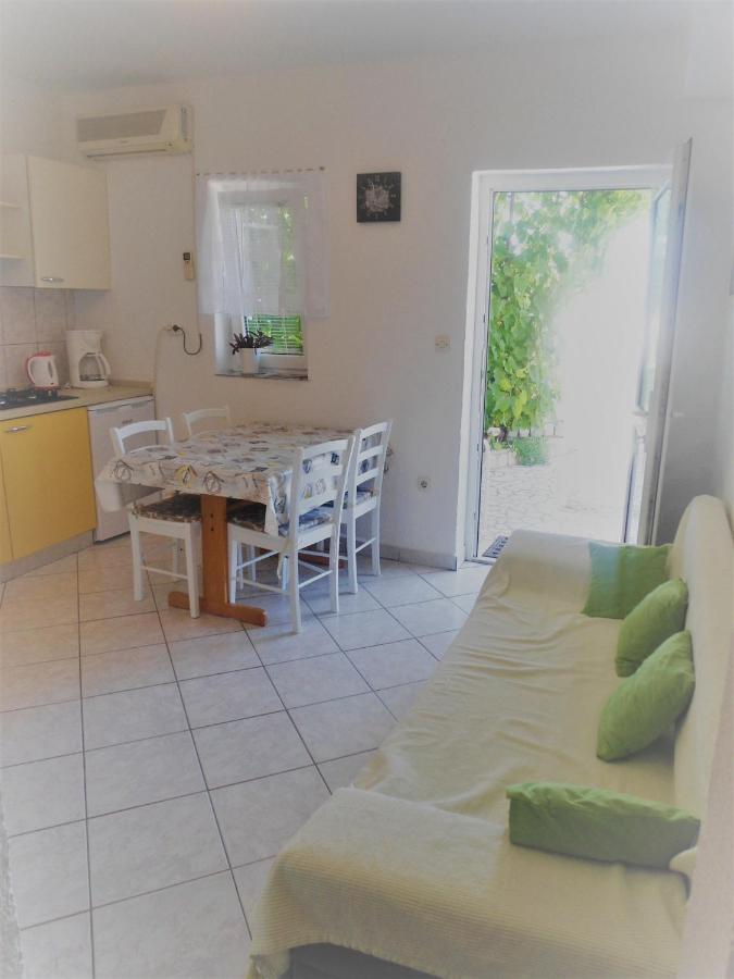 Guest House Pamela Senj  Bagian luar foto
