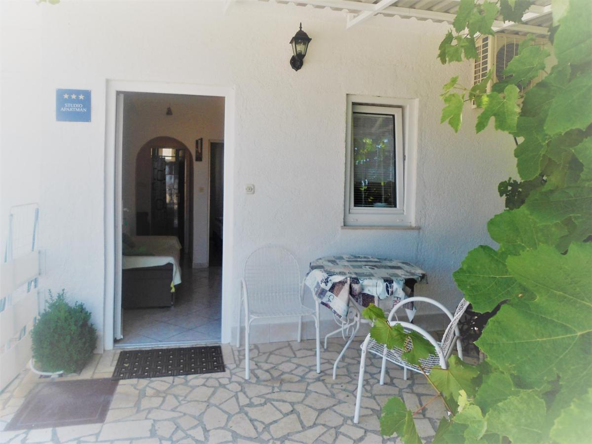 Guest House Pamela Senj  Bagian luar foto