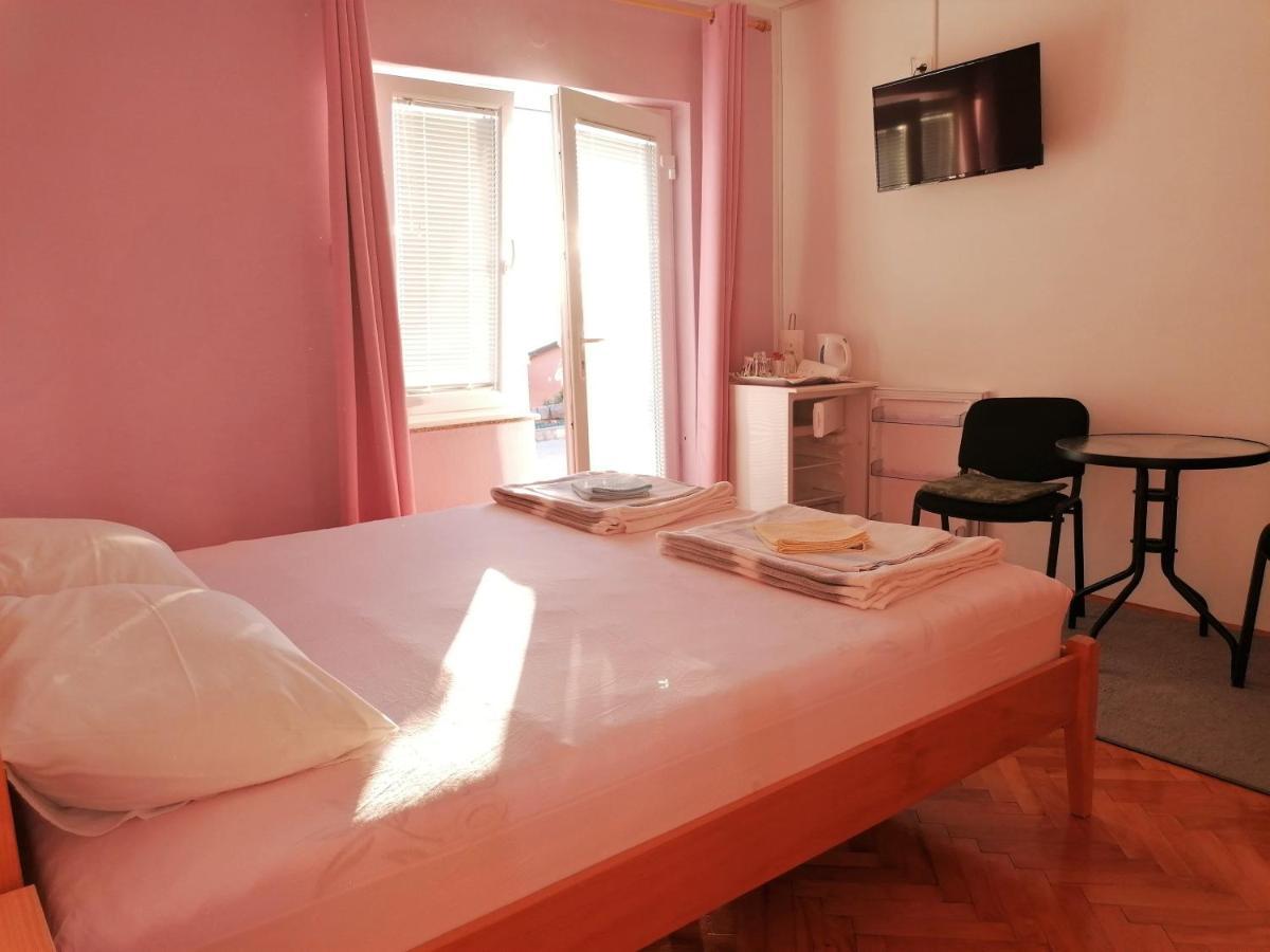 Guest House Pamela Senj  Bagian luar foto